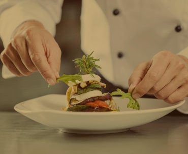 Restaurants and Food Chains that Pay for College and Provide Health Benefits