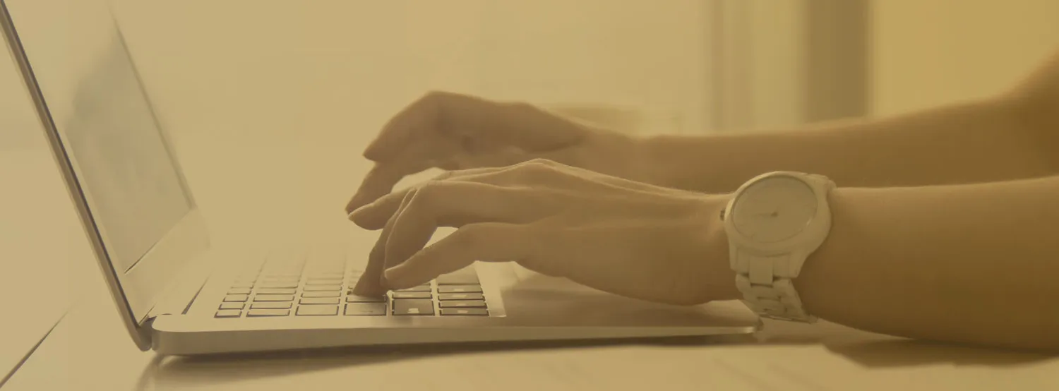 Resume Templates – Hands on a Keyboard